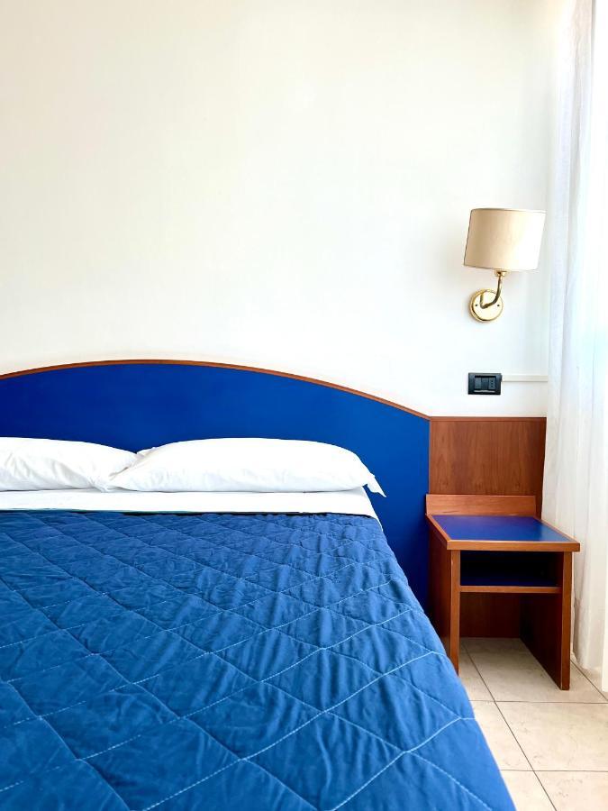 Hotel B&B Montecarlo Milano Marittima Bagian luar foto