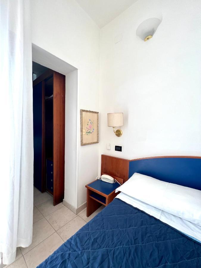 Hotel B&B Montecarlo Milano Marittima Bagian luar foto