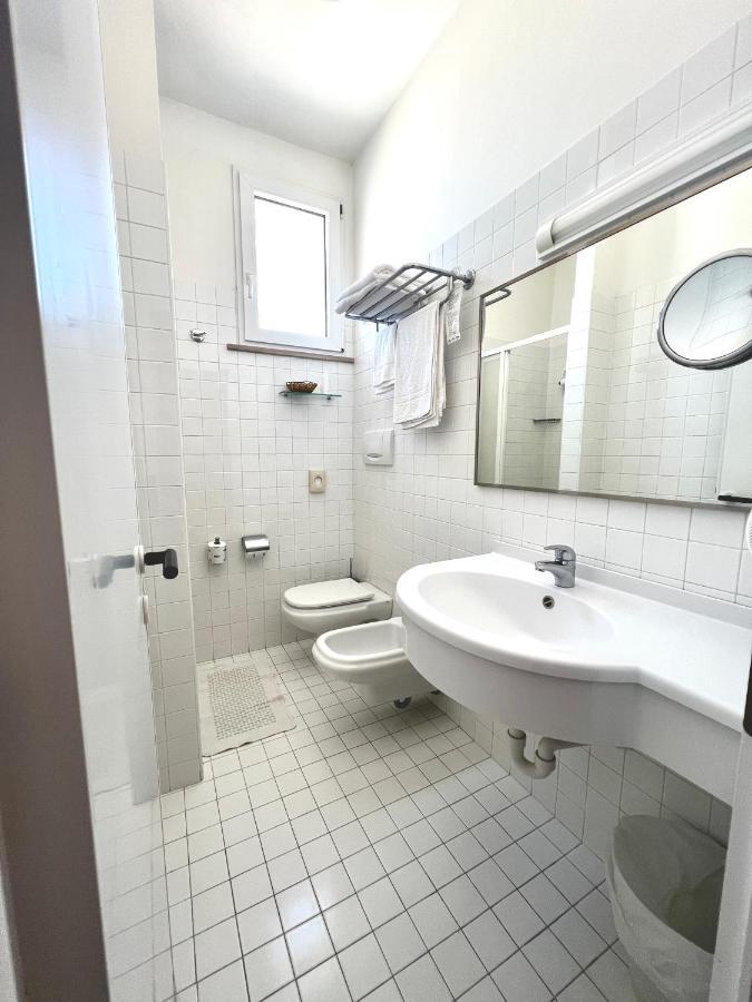 Hotel B&B Montecarlo Milano Marittima Bagian luar foto