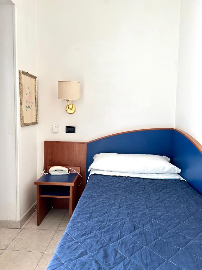 Hotel B&B Montecarlo Milano Marittima Bagian luar foto