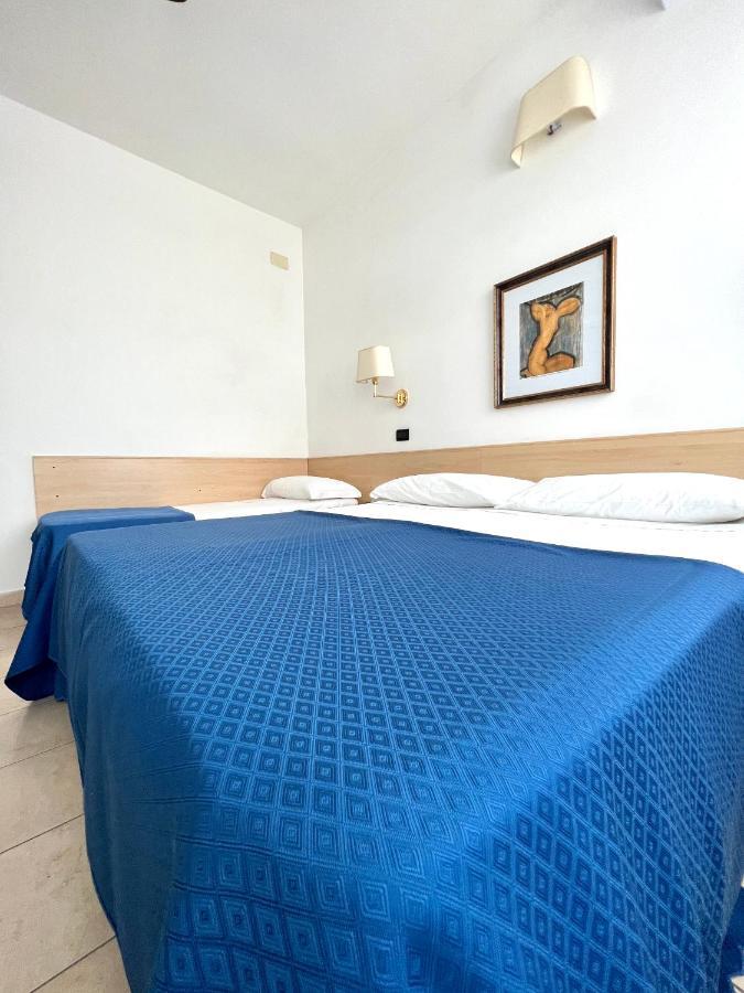 Hotel B&B Montecarlo Milano Marittima Bagian luar foto