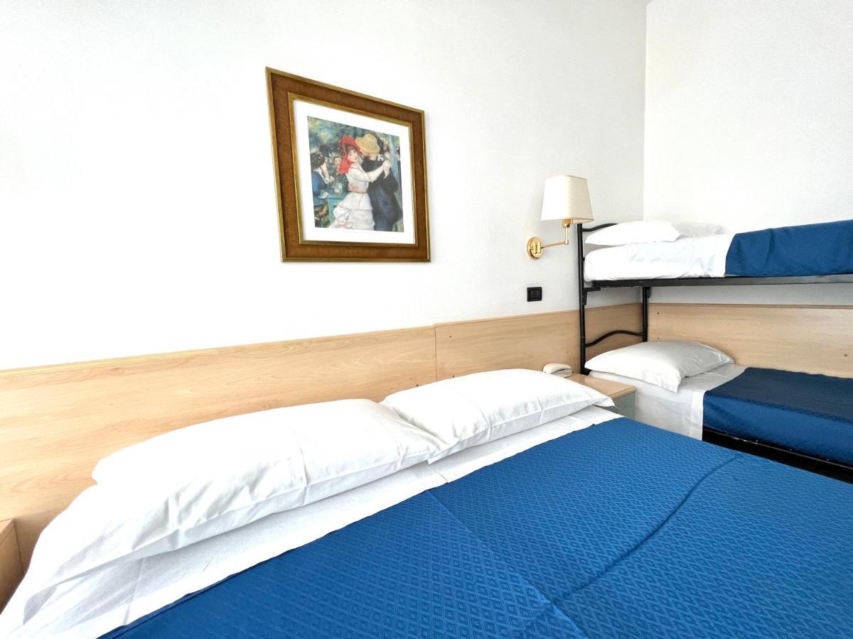 Hotel B&B Montecarlo Milano Marittima Bagian luar foto